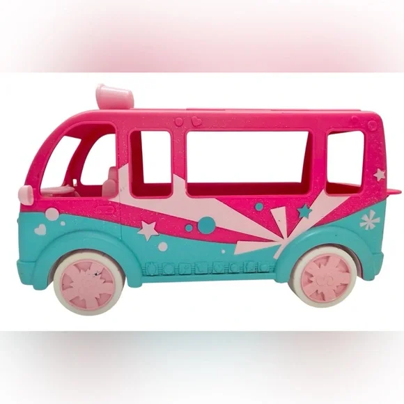 Shopkins Glitzi Ice Cream Truck playset from Moose Toys - Picture 2 of 11